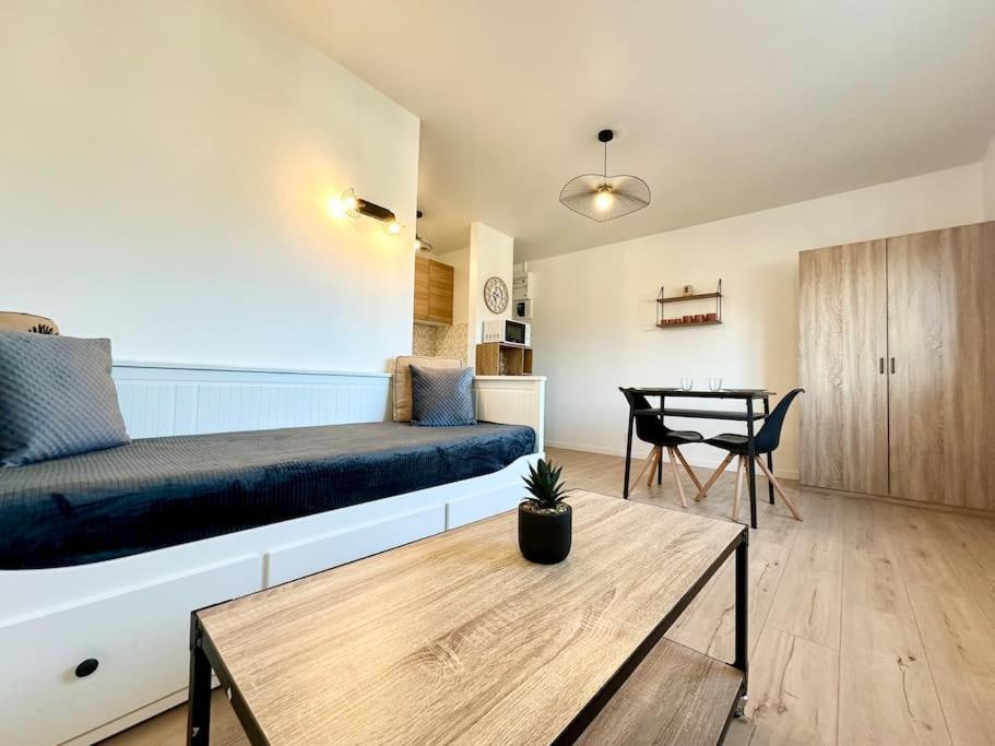 Apartmán Le Clemenceau - Parking Prive - Fibre & Clim Mont-de-Marsan Exteriér fotografie